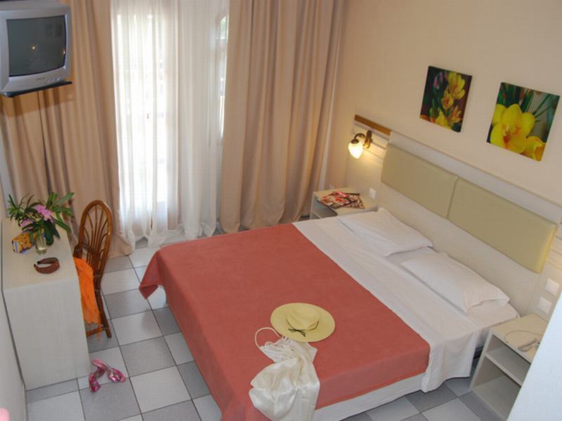 Hotel Calypso Chaniotis Exterior foto